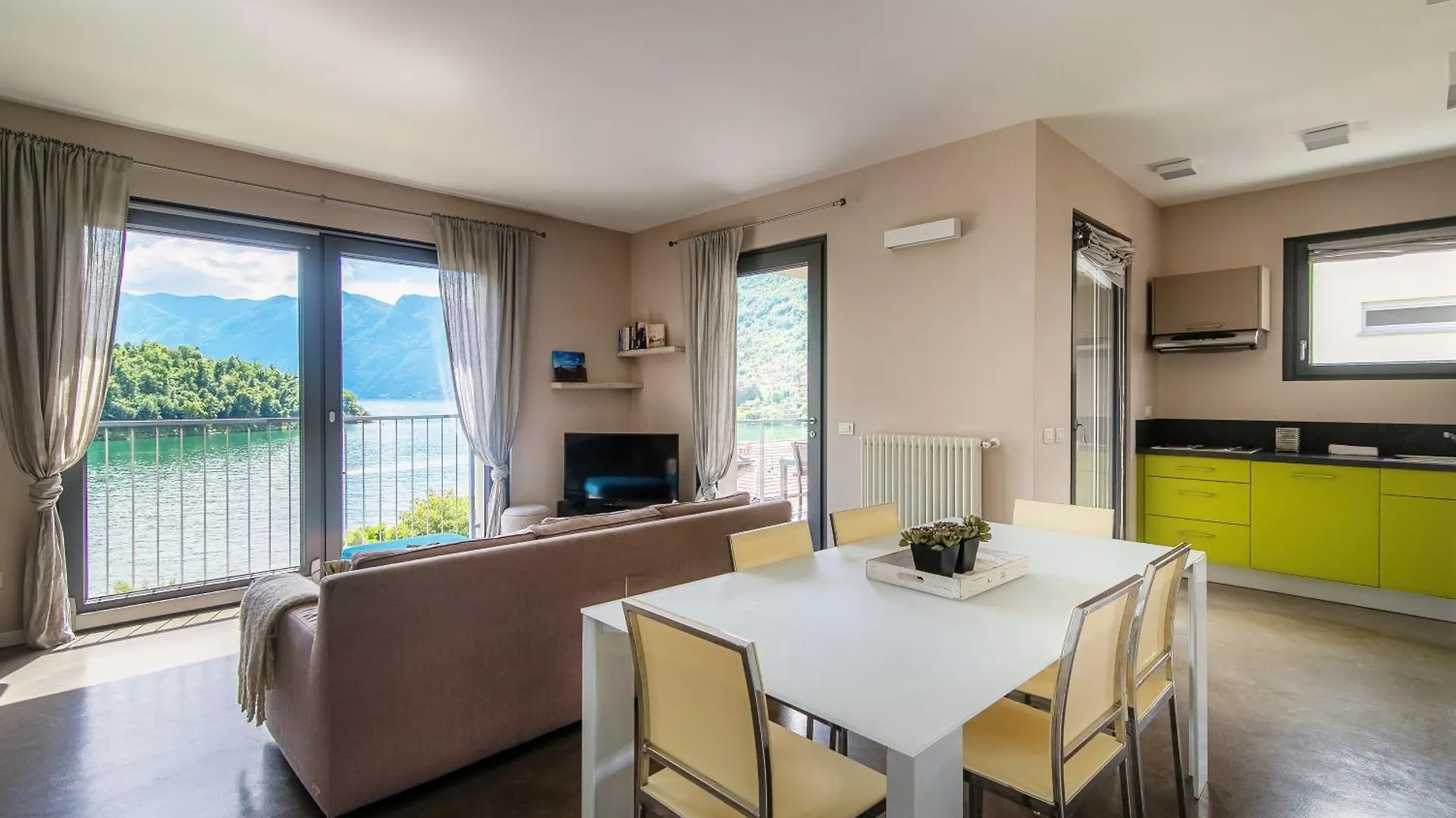 Lake'S Dream - By Myhomeincomo Ossuccio Apartamento